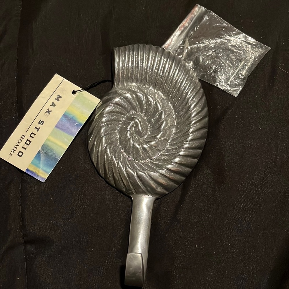 Seashell wall hook